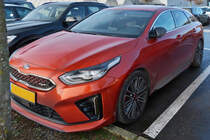 KIA PROCEED, gesehen auf dem Parkplatz eines Einkaufszentrum. 12.2022