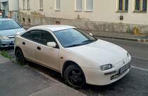 Mazda 323F, gesehen in Juni, 2021.