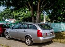 Rückansicht:Nissan Primera P12 Wagon (dritte Generation). Foto: Juni, 2021.