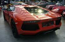 Heckansicht eines Lamborghini Aventador LP700-4 Coupe. Classic Remise Düsseldorf am 30.12.2022.