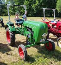 =Allgaier System Porsche steht auf der Ausstellungsfläche für Oldtimerfahrzeuge beim Bürgerfest  200 Jahre Landkreis Fulda  auf dem Gelände von Schloß Fasanerie im Juni 2022.