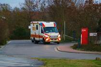 ASB Worms Mercedes Benz Sprinter RTW 41/83-1 am 27.12.22 an der BG Unfallklinik in Ludwigshafen