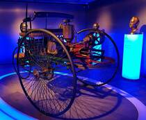 =Benz Motorwagen, 954 ccm, 0,75 PS, 16 km/h, gesehen im EFA Museum in Amerang, 06-2022