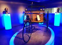 =Benz Motorwagen, 954 ccm, 0,75 PS, 16 km/h, gesehen im EFA Museum in Amerang, 06-2022