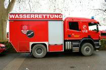 Main Taunus Kreis Scania GW-Wasserrettung am 31.12.22 beim Silvesterschwimmen in Mainz am Rheinufer