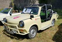 =Trabant 1.1 Cabrio der Malteser; Bj. 1991, 1043 ccm, 40 PS, steht auf der Ausstellungsfläche für Oldtimerfahrzeuge beim Bürgerfest  200 Jahre Landkreis Fulda  auf dem Gelände von Schloß Fasanerie im Juni 2022.