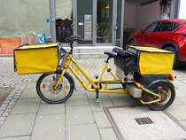 Postfahrrad anlässlich seiner Zustelltour in Hamburg; 220531