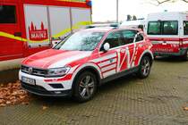 Feuerwehr Wiesbaden VW Tiguan Kdow am 31.12.22 beim Silvesterschwimmen in Mainz am Rheinufer