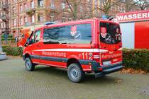 Main Taunus Kreis Mercedes Benz Sprinter Wasserrettung am 31.12.22 beim Silvesterschwimmen in Mainz am Rheinufer