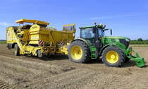 Ropa Keiler II, zapfwellenbetriebene Kartoffelvollerntemaschine bei der Arbeit, Aug.2022