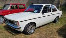 =Opel Kadett C, Bj. 1978, 1195 ccm, 60 PS, steht auf der Ausstellungsfläche für Oldtimerfahrzeuge beim Bürgerfest  200 Jahre Landkreis Fulda  auf dem Gelände von Schloß Fasanerie im Juni 2022.