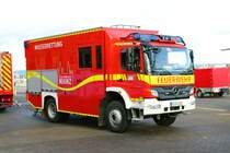Feuerwehr Mainz Mercedes Benz Atego GW-Wasserrettung am 31.12.22 beim Silvesterschwimmen in Mainz am Rheinufer