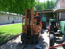 Gabelstapler DFG 2002 vor der Werkstatt der Containerdienst Firma in Werdau