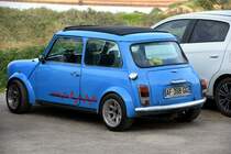 französischer Mini von der Mittelmeerküste an der Algarveküste (Fuseta/Portugal, 06.02.2020)