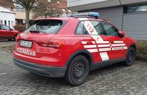 =Audi Q3 der Feuerwehr EICHENZELL, steht im Januar 2023 anl. eines Ausbildungsvorhabens an der Feuerwache HÜNFELD MITTE.