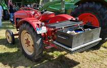 =Porsche Junior steht auf der Ausstellungsfläche für Oldtimerfahrzeuge beim Bürgerfest  200 Jahre Landkreis Fulda  auf dem Gelände von Schloß Fasanerie im Juni 2022.