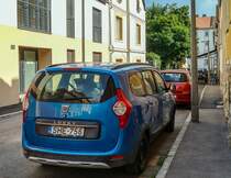Dacia Lodgy Spetway in Azurblau (Bleu D'Azurite). Foto: juli, 2021