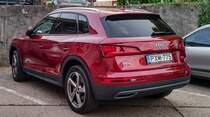 Rückansicht: Audi Q5 Mk2 in Matadorrot (auch Matador Red genannt). Foto: juli, 2021