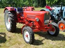 =Güldner G 45 steht auf der Ausstellungsfläche für Oldtimerfahrzeuge beim Bürgerfest  200 Jahre Landkreis Fulda  auf dem Gelände von Schloß Fasanerie im Juni 2022.