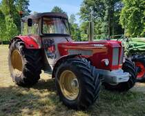 =Schlüter Super 850 steht auf der Ausstellungsfläche für Oldtimerfahrzeuge beim Bürgerfest  200 Jahre Landkreis Fulda  auf dem Gelände von Schloß Fasanerie im Juni 2022.