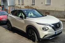 Nissan Juke Mk2 weiss-schwarz (07.2021).