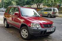 Rückansicht: roter Honda CR-V Mk1 in ausgezeichnetem Zustand für seinen Alter! Foto: Juli, 2021.