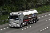 WIEGERT MILCH No1: DAF XF105.460SC  SpaceCab  der WIEGERT MILCH ist bei Schwerte unterwegs. Geh�rt zu den sch�nsten im Fuhrpark :-P
