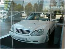 Hier ein Sicherheitsfahrzeug von Mercedes Benz. Auf dieses Fahrzeug wurde zum Test der Sicherheit eingeschossen. Aufgenommen am 26.07.07 im Daimler-Benz Museum in Stuttgart.