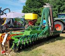 =Catros 8002-2 Scheibenegge gesehen auf einer der Ausstellungsflächen beim Bürgerfest  200 Jahre Landkreis Fulda  auf dem Gelände von Schloß Fasanerie im Juni 2022