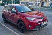 Diesen Toyota RAV4 Mk4 in Ruby Red habe ich in August 2021 fotografiert.

