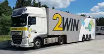 =DAF XF-Sattelzug der EMONS-Group steht im Juli 2022 auf einem Rastplatz an der A 9