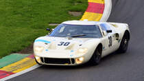 Nr.30 Ford GT40, Fahrer: COUNT OEYNHAUSEN Marcus & STIPPLER Frank und KOLB Vincent alle D.  Spa Six Hours Endurance am 1.10.20 ( Ex Lemans Classiker auf der Ardennen Achterbahn)