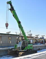 Sennebogen 613E Raupen-Teleskopkran der Fa. Spitzke SE  im Einsatz beim Umbau S-Bahnhof Berlin Schöneweide, 07.02.23