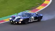 Reifenschaden beim Le Mans Classiker mit der Nr.98, FORD GT40 (1965) ccm 4727,  	Fahrer: FARLEY Jim (USA) und VAN DE POELE Eric (BE), Spa Six Hours Endurance am 1.10.20