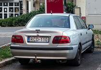 Rückansicht: Mitsubishi Carisma Stufenheck Sedan (Facelift). Foto: 08.2021.