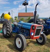 =Ford, gesehen bei der Oldtimerausstellung in Uttrichshausen, 07-2022