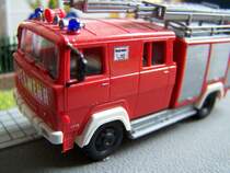Magirus-Deutz LF 16 von Roco auf meinem Diorama  Brauereibrand .
Aufgenommen am 7.5.2005.