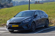 Kia Proceed, gesehen am Straßenrand. 02.2023