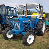 =Ford 4000, gesehen bei der Oldtimerausstellung in Uttrichshausen, 07-2022