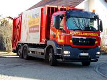 MAN mit Aufbau zur Altpapierentsorgung; 220210