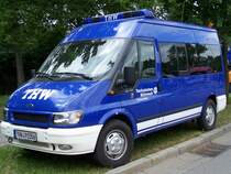 Ford Transit des THW-Ortsverbandes Weiden.
Aufgenommen am 12.6.2005.