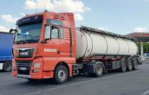 =MAN-Tankzug von DUCATI steht im Juli auf dem Rasthof Werneck, 07-2022