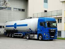 MAN TGX 18.470 im Bereich der Verladeanlage eines Milchtrockenwerkes; 220708