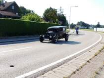 Ein interessantes Fahrzeug,  welches auf der B143 in Richtung Vöcklabruck unterwegs, sowie auch nicht zu überhören war; 220724