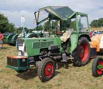 =Fendt Farmer 102 S, gesehen bei der Oldtimerausstellung in Uttrichshausen, 07-2022