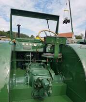 =Arbeitsplatz des MAN AS 250, Produktionszeitraum 1938 - 1946, 4504 ccm, 50 PS, gesehen bei der Oldtimerausstellung in Uttrichshausen, 07-2022