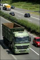 ACTROS 1850(?) V8 der Container B�TZEL Transporte. Im Hintergrund ist ein AXOR 1840 von KLASSER (f�r Shell unterwegs)
