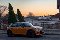 New Mini Hatch fünftürer, dritte Generation in Volcanic Orange. März, 2021.