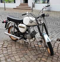 =Simson S 51 steht im Juli 2022 in Hünfeld