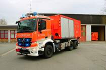 Feuerwehr Griesheim Mercedes Benz Arocs WLF2 (Florian Griesheim 1/66/2) mit dem AB-Lüfter am 18.02.23 bei einen Fototermin